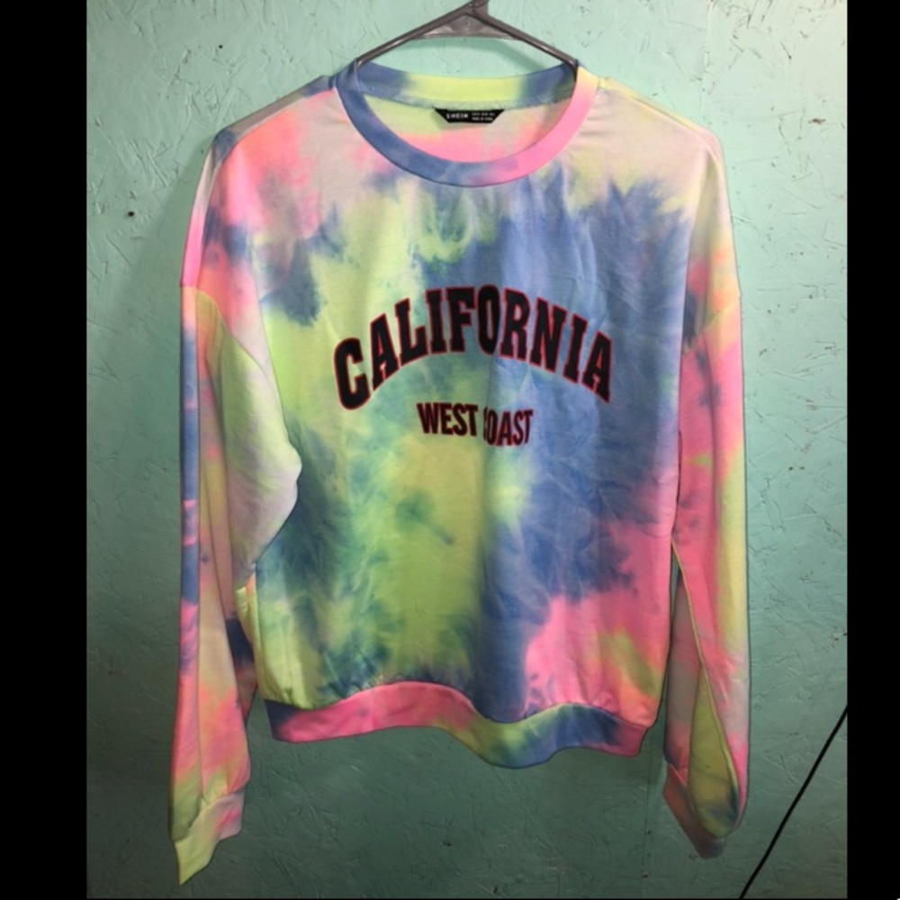 Tiedye long sleeve crewneck